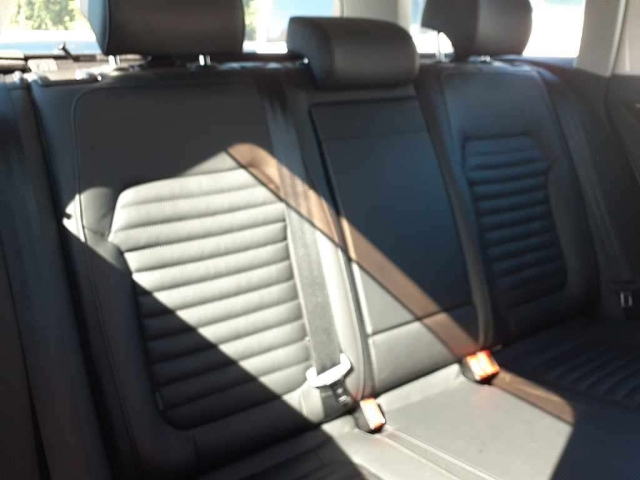 VOLKSWAGEN PASSAT VARIANT 2012