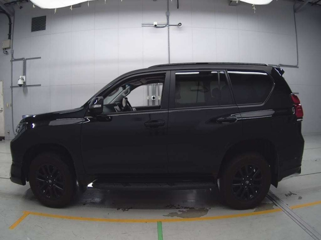TOYOTA LAND CRUISER PRADO 2022