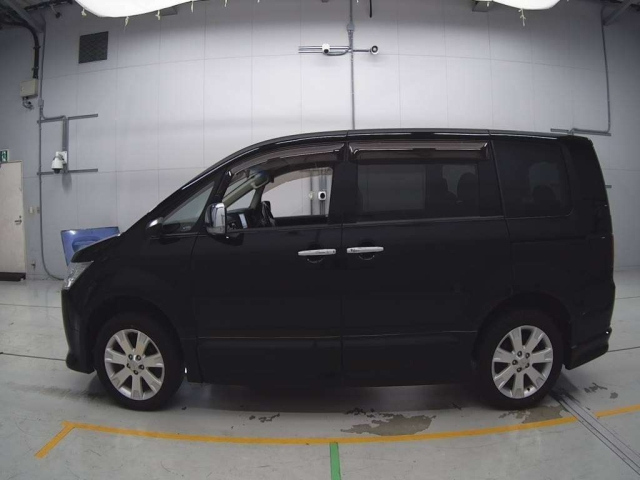 MITSUBISHI DELICA D5 2017