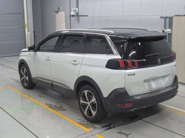 PEUGEOT 5008 2020