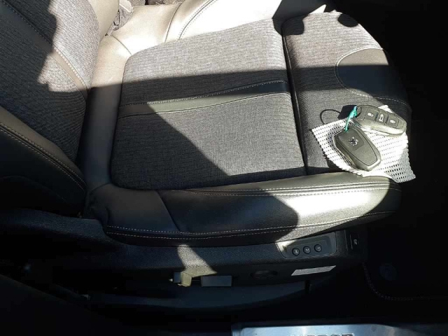 PEUGEOT 5008 2020