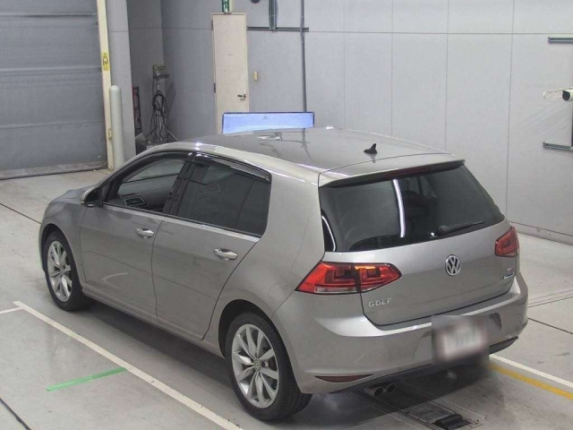 VOLKSWAGEN GOLF 2016