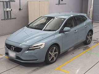 VOLVO V40 2017