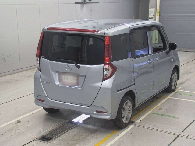 TOYOTA ROOMY 2023