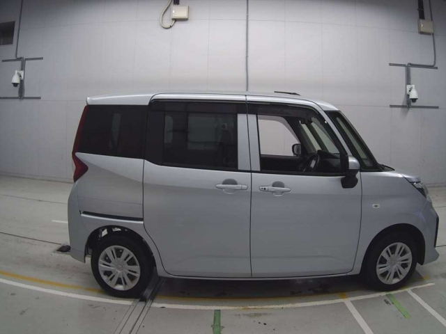 TOYOTA ROOMY 2023