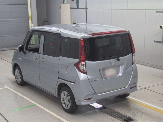 TOYOTA ROOMY 2023