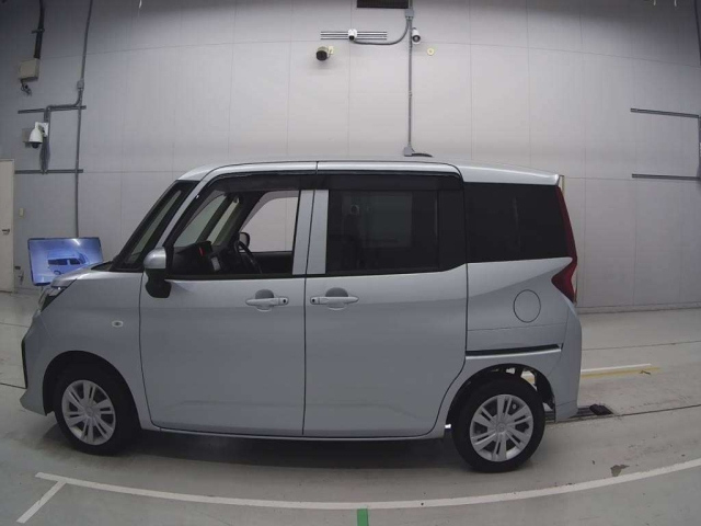 TOYOTA ROOMY 2023