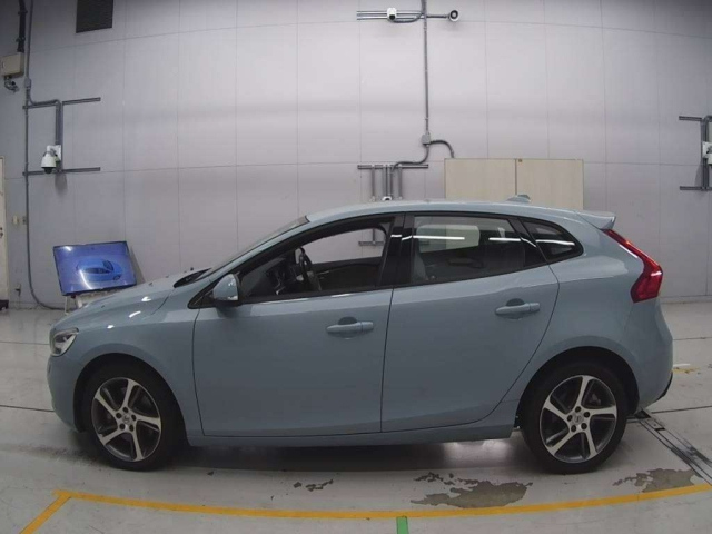 VOLVO V40 2017