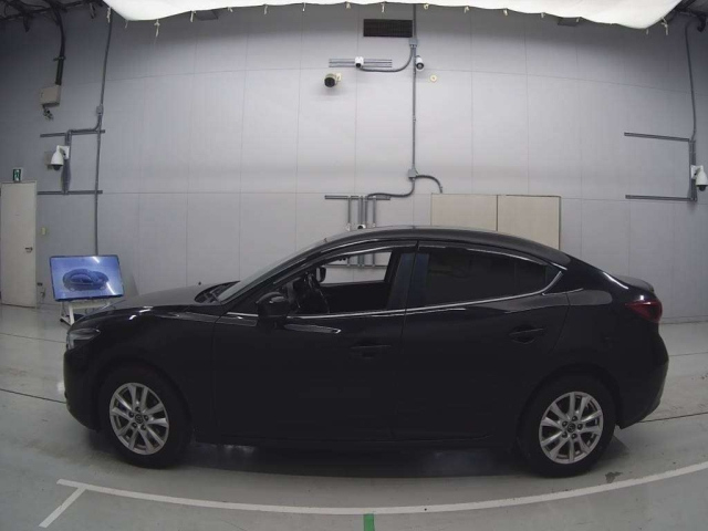 MAZDA AXELA 2017