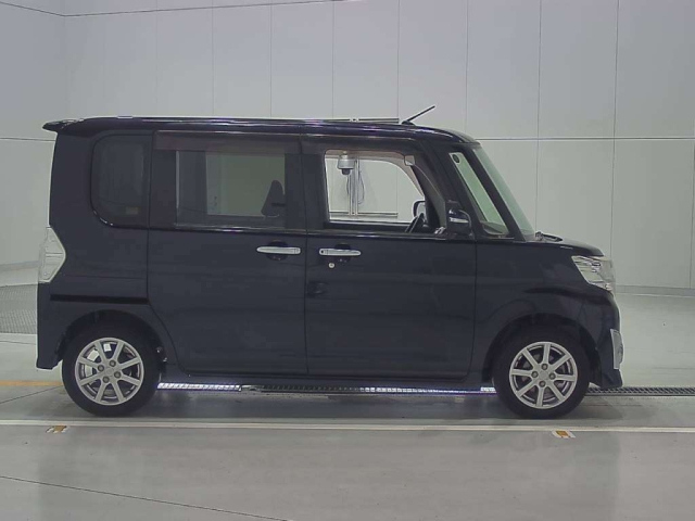 DAIHATSU TANTO 2014