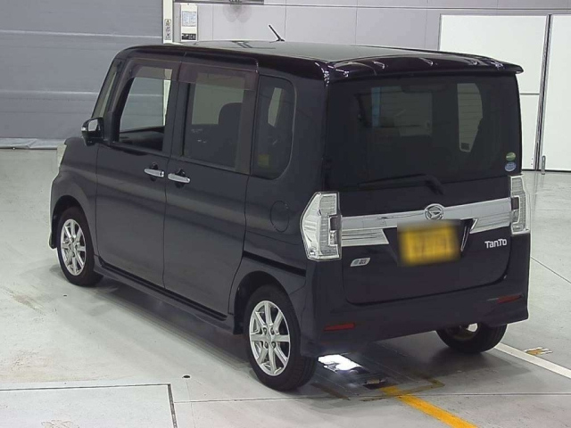 DAIHATSU TANTO 2014