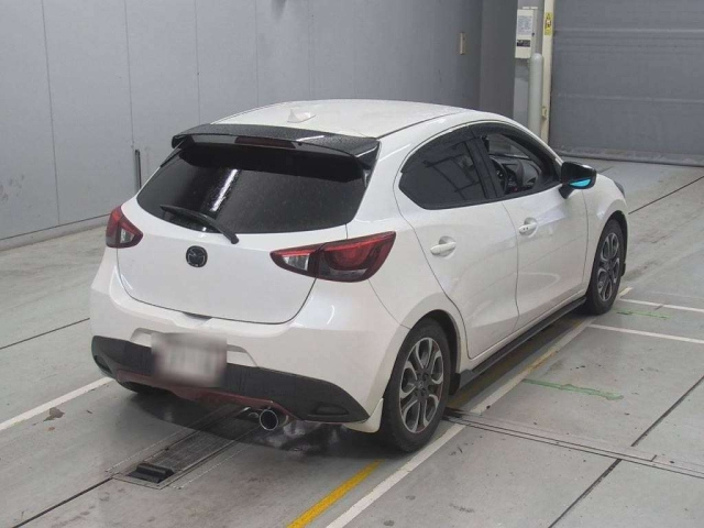 MAZDA DEMIO 2016