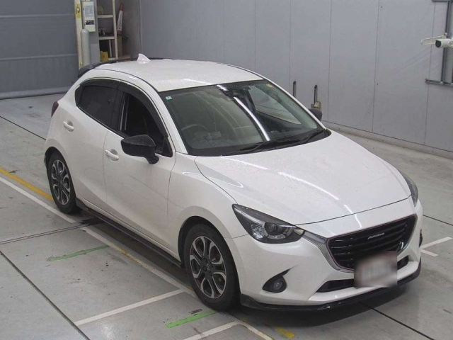 MAZDA DEMIO 2016