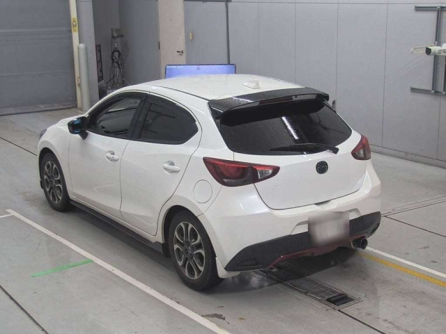 MAZDA DEMIO 2016