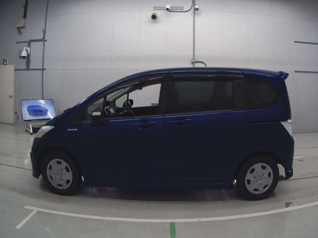 HONDA FREED 2013