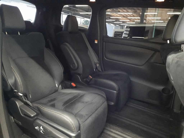 TOYOTA ALPHARD 2022