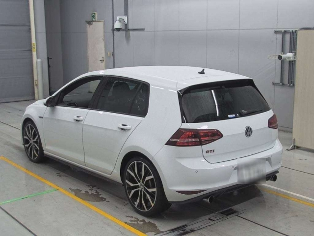 VOLKSWAGEN GOLF 2015