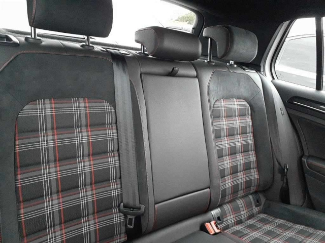 VOLKSWAGEN GOLF 2015