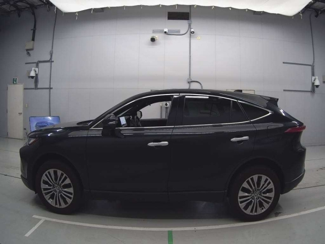 TOYOTA HARRIER 2022