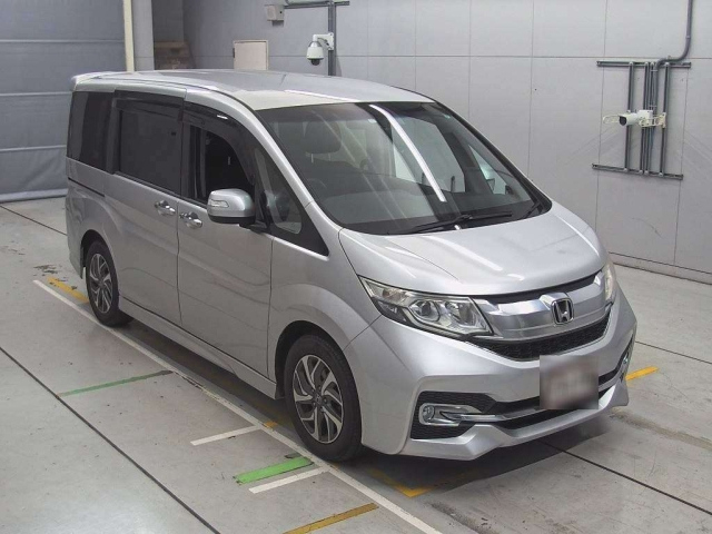 HONDA STEP WAGON 2015