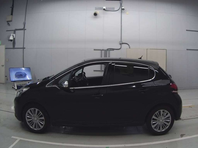 PEUGEOT 208 2017