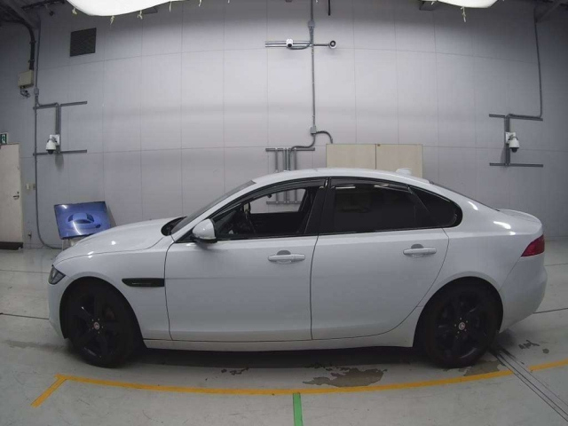 JAGUAR XF SERIES 2016