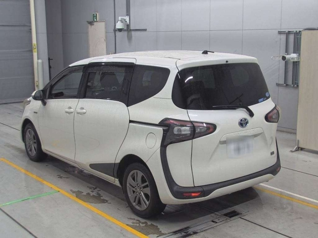 TOYOTA SIENTA 2015