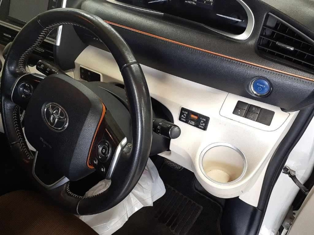 TOYOTA SIENTA 2015