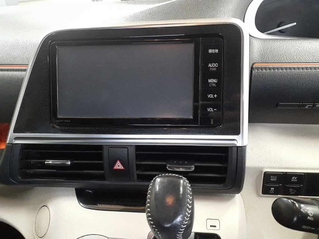 TOYOTA SIENTA 2015