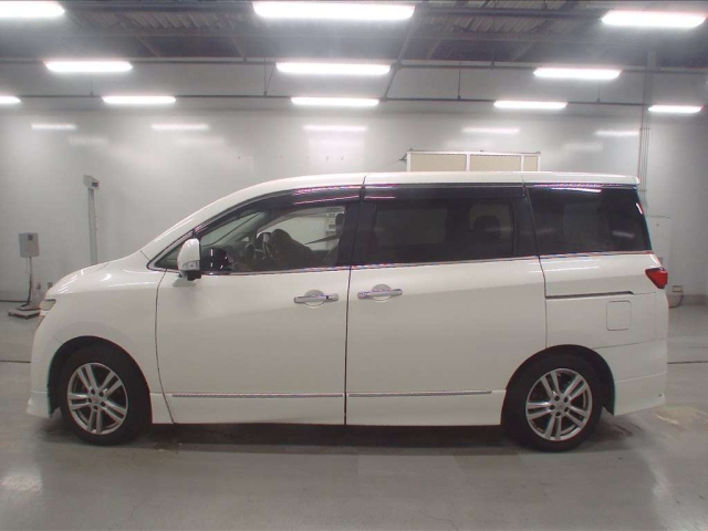 NISSAN ELGRAND 2013