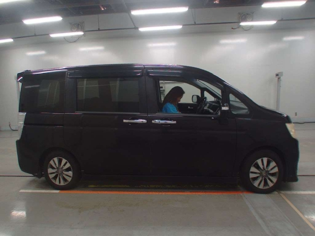 HONDA STEP WAGON 2012