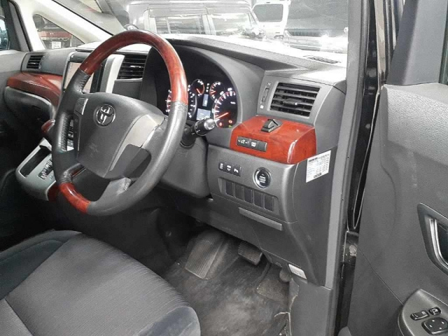 TOYOTA VELLFIRE 2008