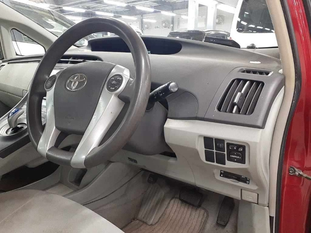 TOYOTA PRIUS 2010