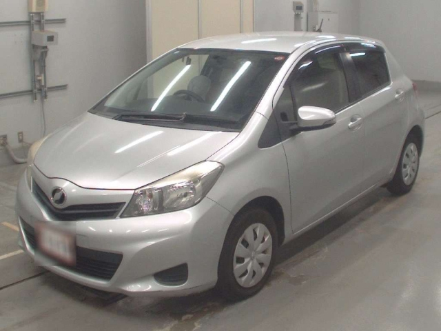 TOYOTA VITZ 2012