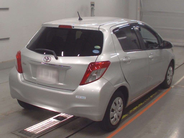 TOYOTA VITZ 2012