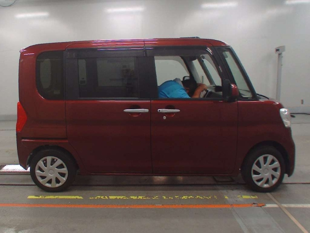 DAIHATSU TANTO 2016