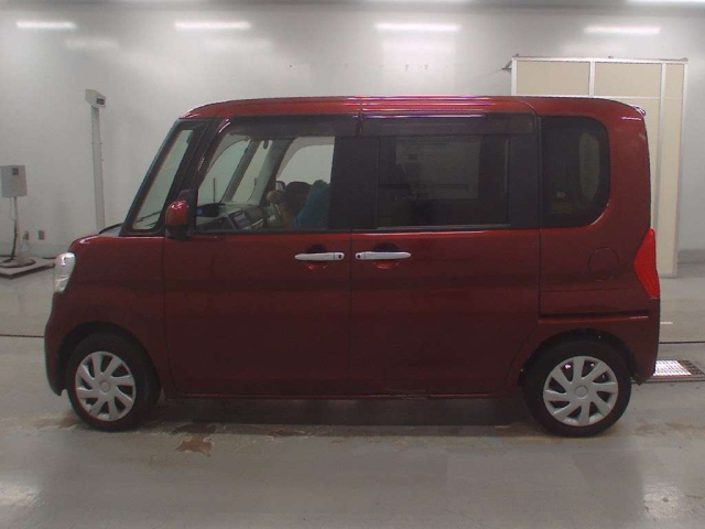 DAIHATSU TANTO 2016