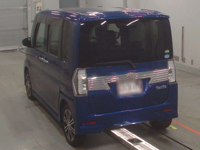 DAIHATSU TANTO 2018