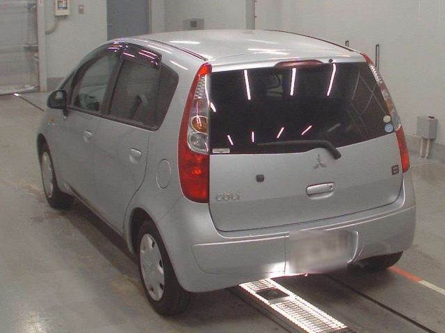 MITSUBISHI COLT 2010