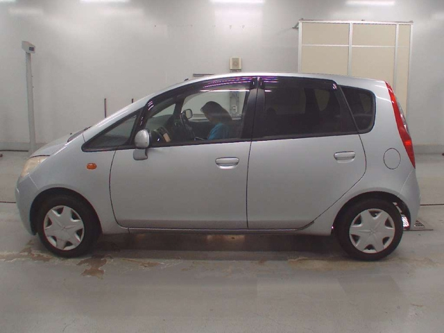 MITSUBISHI COLT 2010