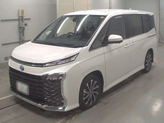 TOYOTA VOXY 2025