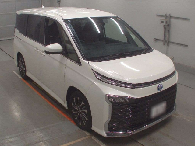 TOYOTA VOXY 2025