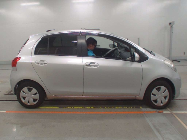 TOYOTA VITZ 2008