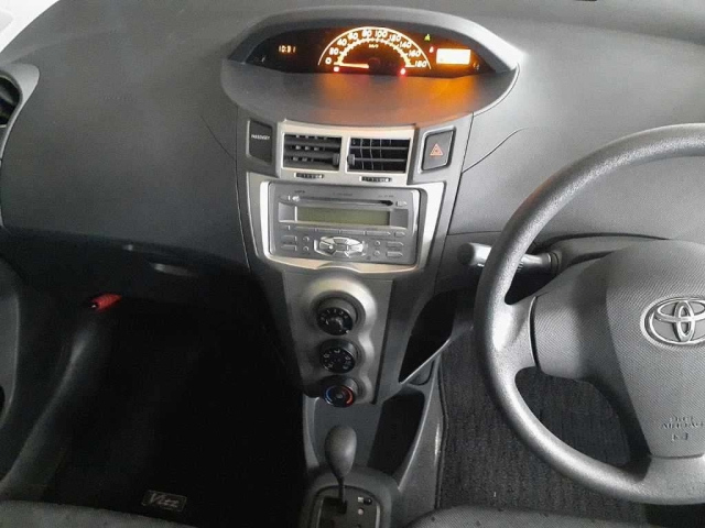 TOYOTA VITZ 2008