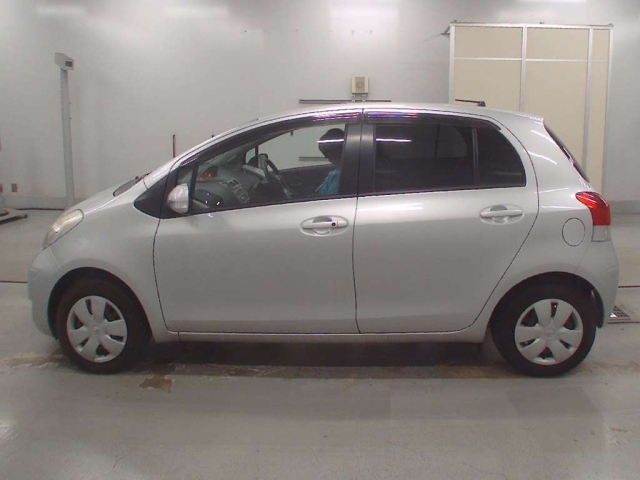 TOYOTA VITZ 2008