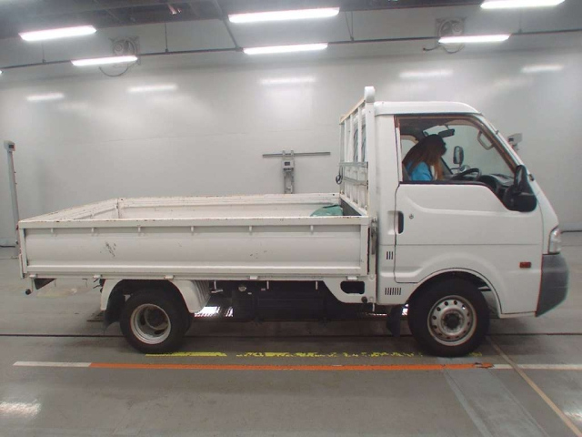 MAZDA BONGO 2011