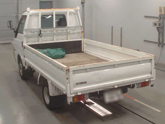 MAZDA BONGO 2011
