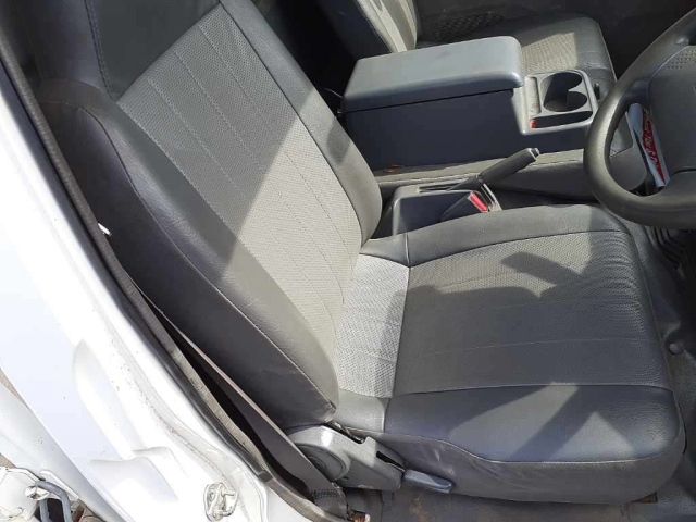 MAZDA BONGO 2011