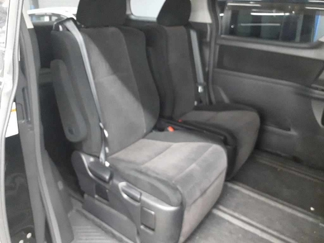 TOYOTA VELLFIRE 2013