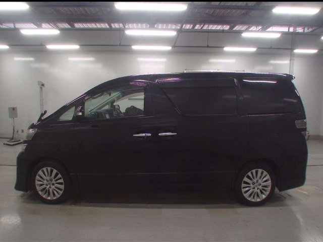 TOYOTA VELLFIRE 2013